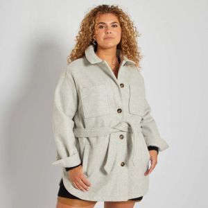 Късо дамско палто макси размер