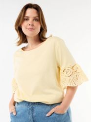 Дамска блуза с дантела