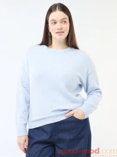 Дамски пуловер с дебела плетка с флорална бродерия