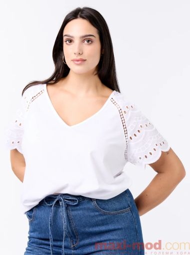Дамска блуза с бродерия на ръкавите 