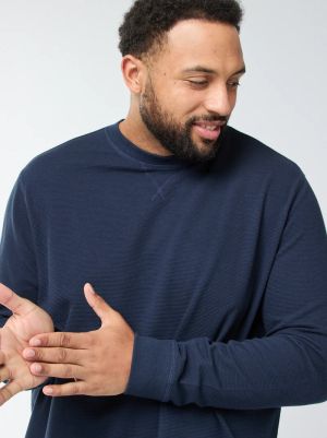 Лек пуловер с оребрена плетка и кръгло деколте 