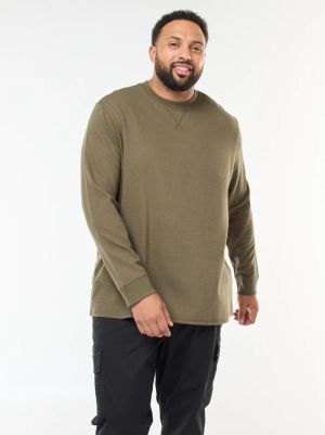 Лек пуловер с оребрена плетка и кръгло деколте 