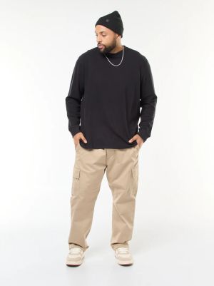 Лек пуловер с оребрена плетка и кръгло деколте 