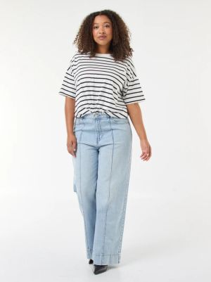 Дънки с висока талия и широки крачоли