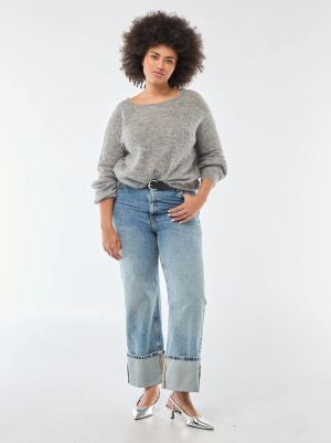 Топъл мохеров пуловер с кръгло деколте