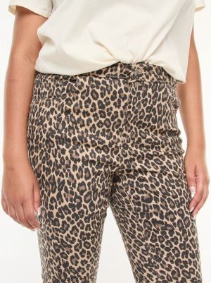 Тесни панталони с висока талия 