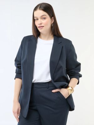 Дълго вталено яке