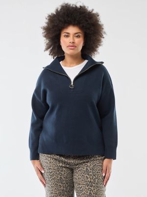 Дамски пуловер с висока яка с цип 