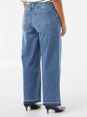 Дамски дънки с широки крачоли и ластик в колана