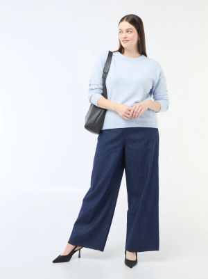 Дамски пуловер с дебела плетка с флорална бродерия