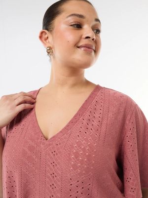 Дамска блуза с перфорирана плетка