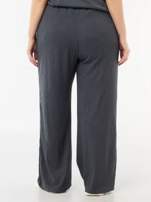 Широк дамски панталон голям размер