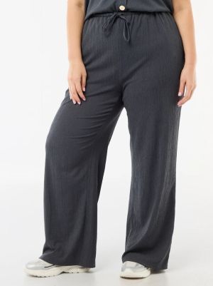 Широк дамски панталон голям размер