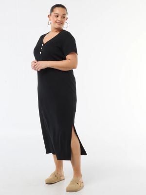 Дълга оребрена рокля с къси ръкави