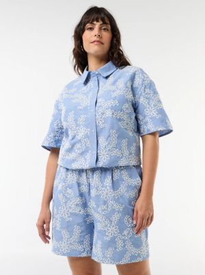 Дамски къси панталони с флорална бродерия