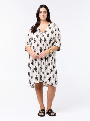 Къса рокля тип тениска